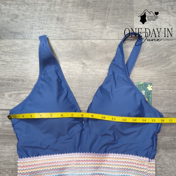 Blooming Jelly V Front Cinched Side One Piece Swimsuit Size L - Picture 5 of 7